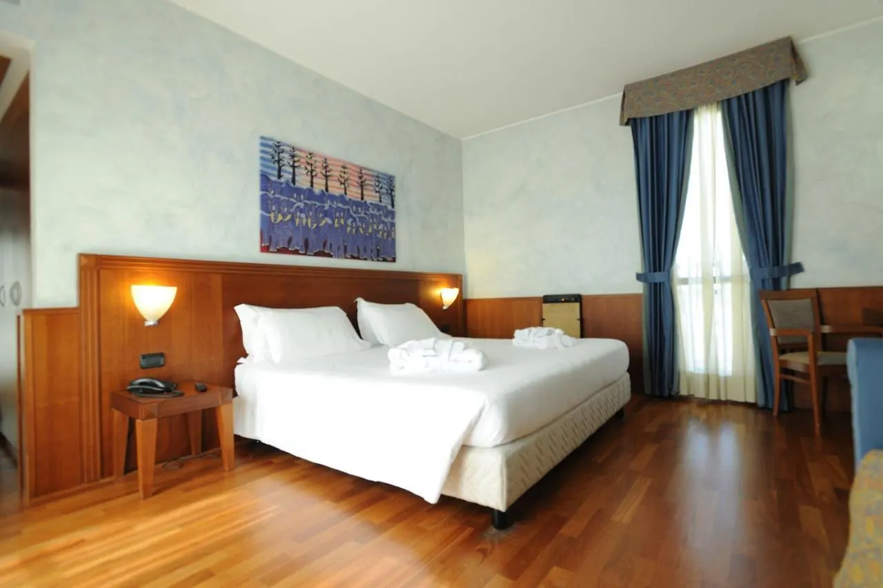 Hotel Raffaello Milan