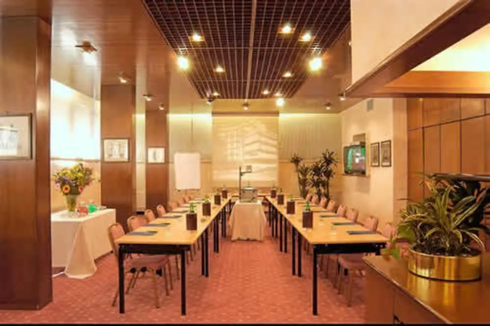 Hotel Raffaello Milan