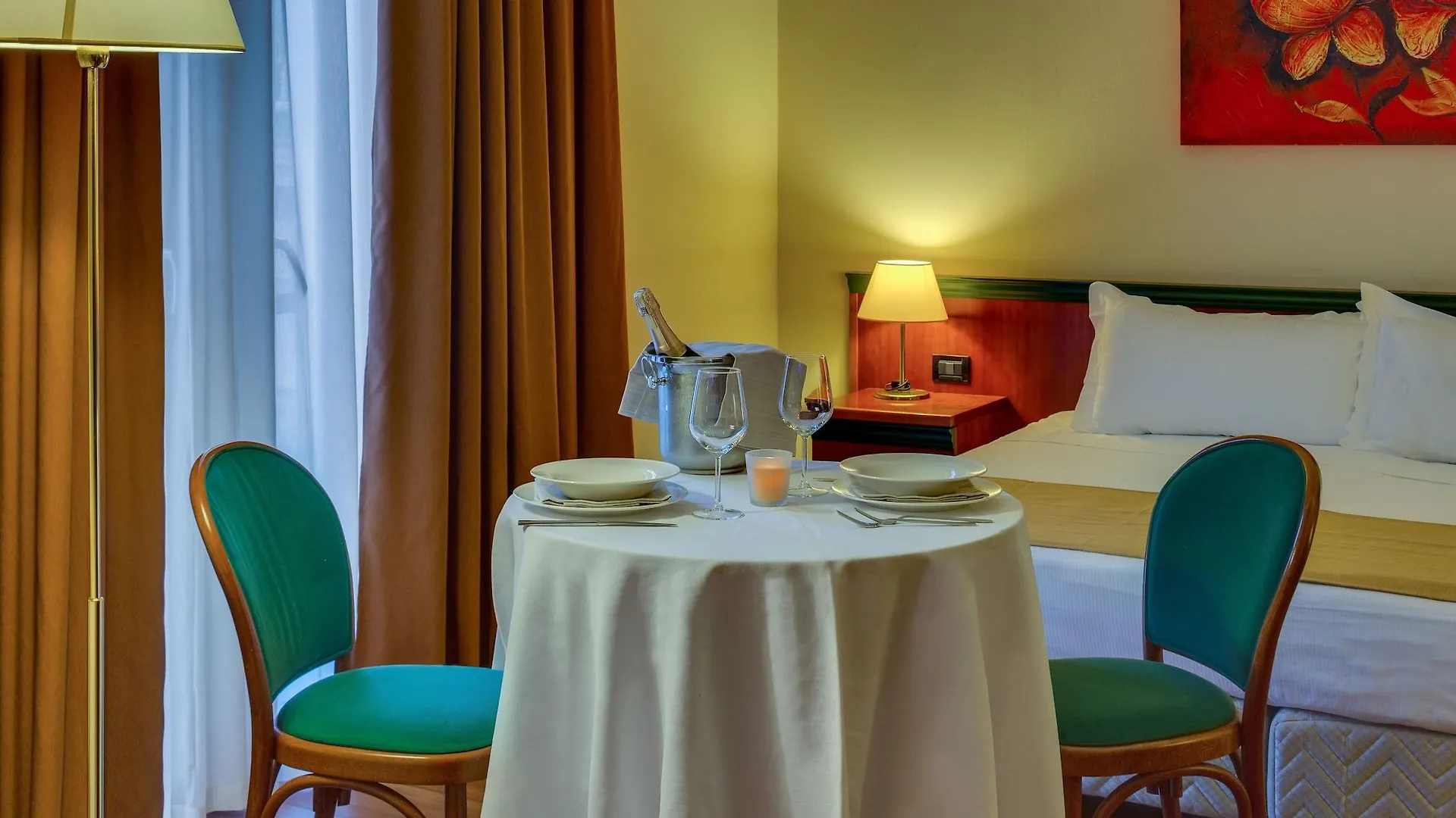 Hotel Raffaello Milan 4*,